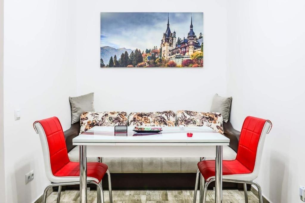 Mary Apartment Old Town Брашов Екстер'єр фото